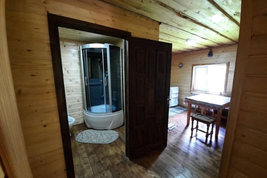 Сімейний Номер 1 Садиба У Ані ซีเนเวียสกา โปลีอานา ภายนอก รูปภาพ